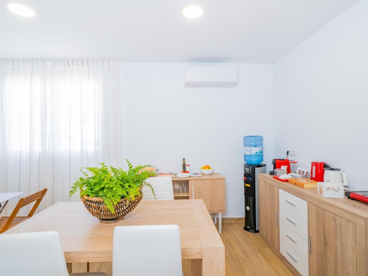 Cubo'S Hostal William'S Sunny 1 With Breakfast Торре-де-Бенагальбон Экстерьер фото
